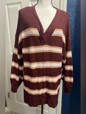 American Eagle Outfitters Maroon Knit V-Neck Sweater